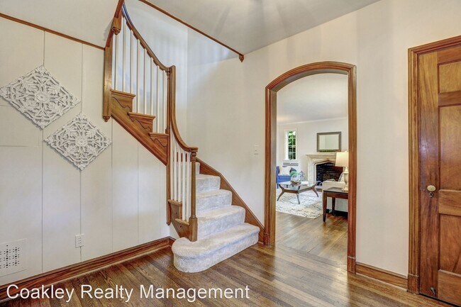 Building Photo - 3 br, 3.5 bath House - 5204 Abingdon Rd