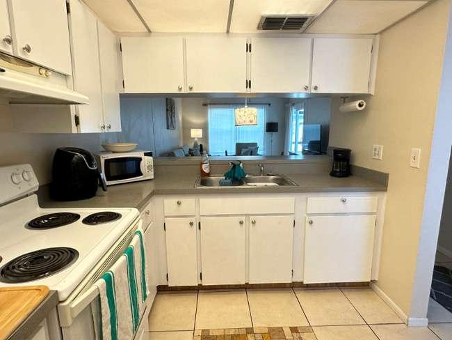 Building Photo - 7315 Parkside Villas Dr