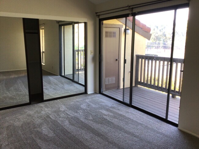Building Photo - 13915 Seagate Dr