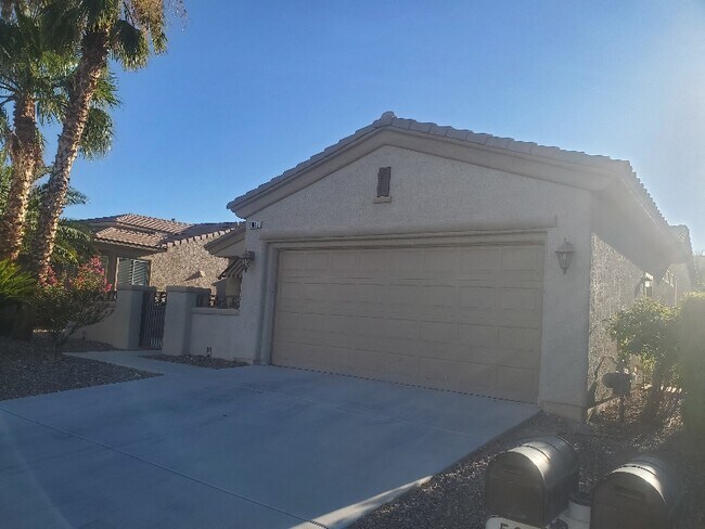 Building Photo - 5049 Alfingo St
