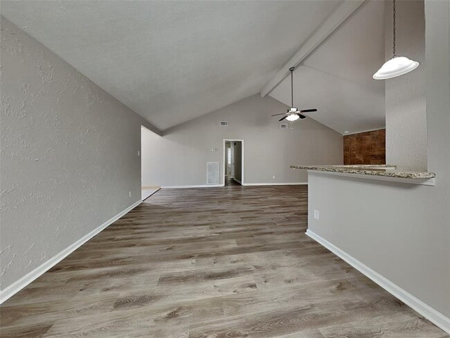 Building Photo - 7318 Foxway Ln