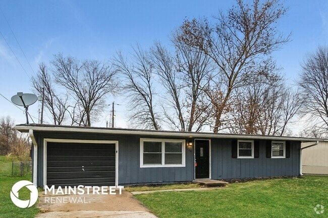 Building Photo - 420 Holiday Dr