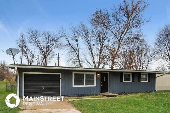 Building Photo - 420 Holiday Dr