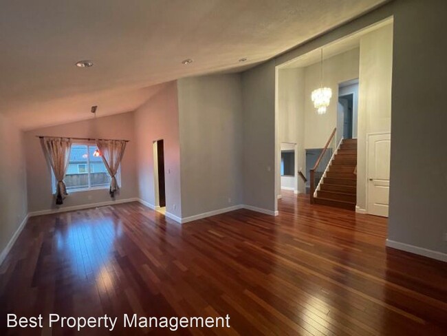 Building Photo - 5 br, 3 bath House - 44945 Washo Ct.