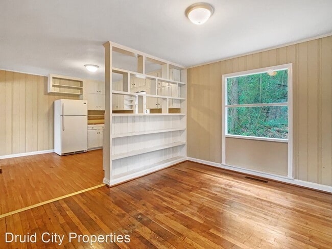 Building Photo - 3 br, 1.5 bath House - 5 Dogwood Lane
