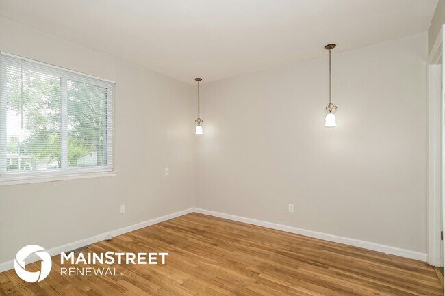 Building Photo - 1215 Dawn Valley Dr