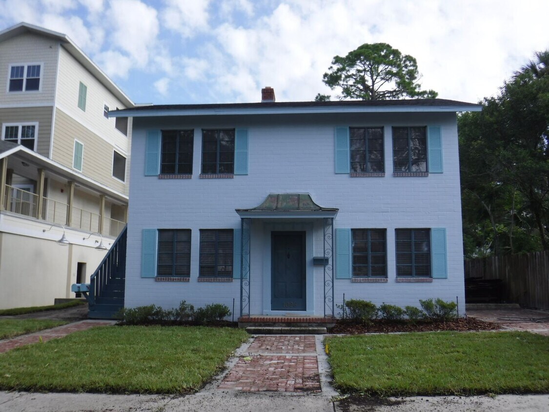 Foto principal - R1026 University Heights