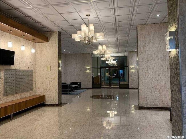 Foto del edificio - 150-38 Union Tpke Un