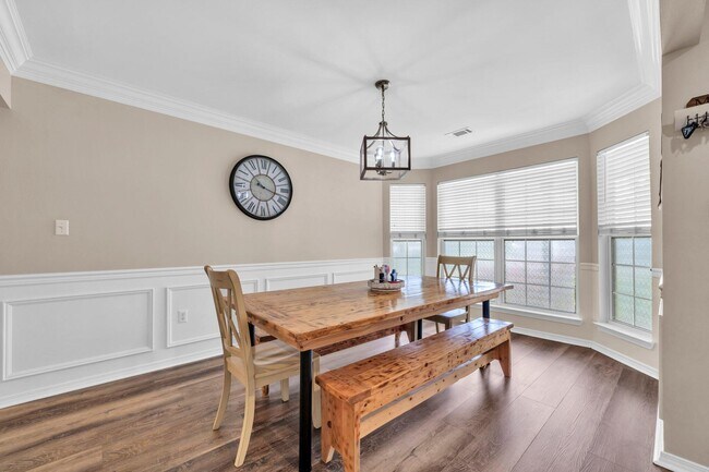 Building Photo - 4559 Castlewood Ln