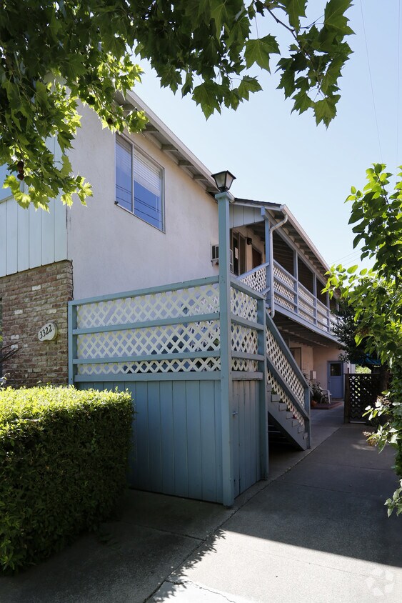 Building Photo - 3322 J St