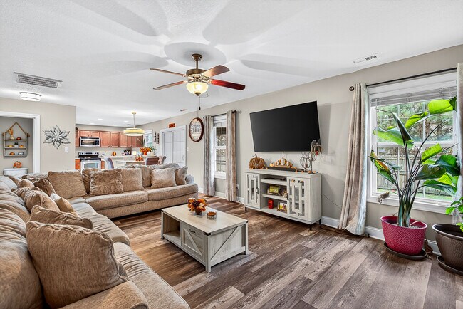 Building Photo - 307 Brunswick Dr