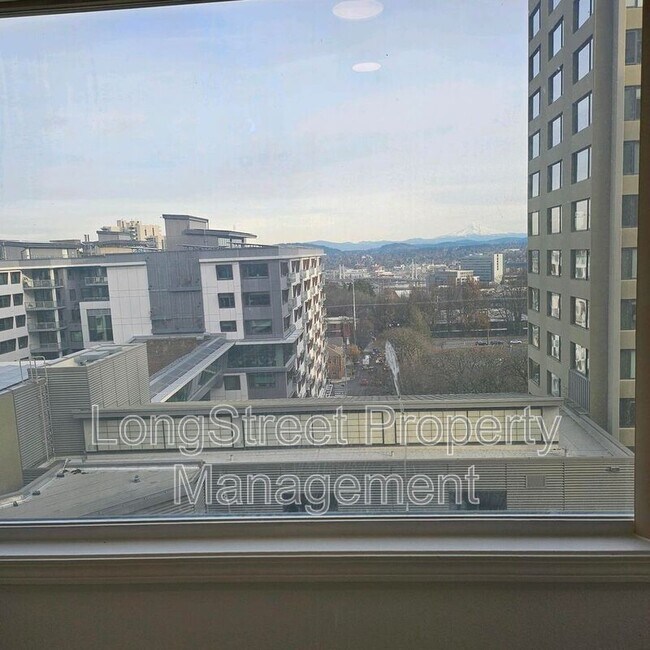 Foto del edificio - 772 SW Broadway Dr