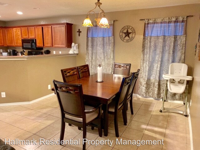 Foto del edificio - 3 br, 2.5 bath House - 5002 Royal Stable