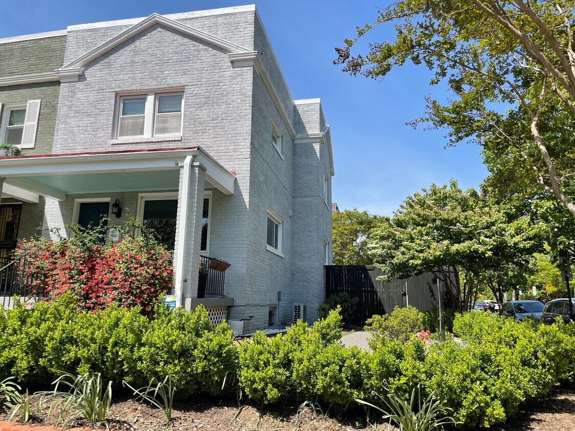 Front of the house - 5151 MacArthur Blvd NW