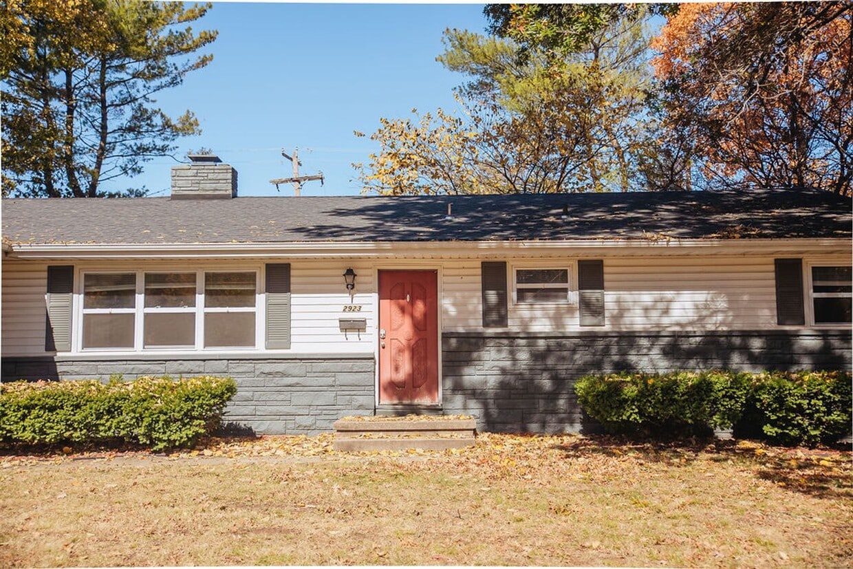 Building Photo - 4 Bed 2 Bath Home