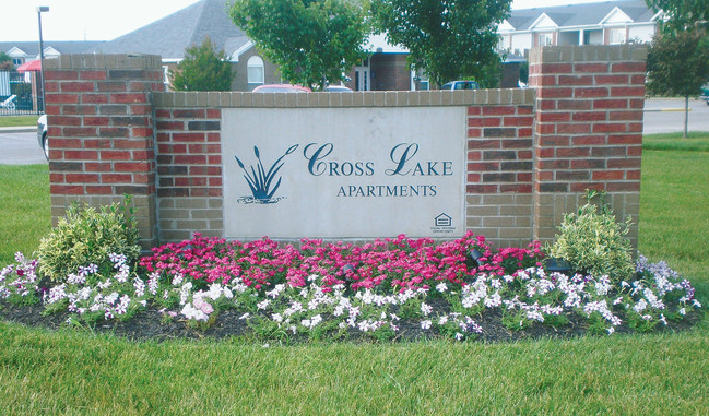 Foto del edificio - Cross Lake Apartments