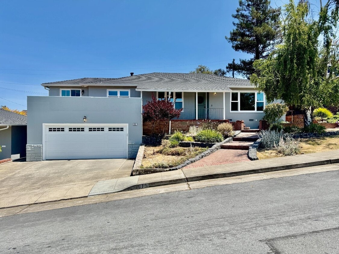 Foto principal - 615 Hobart Ave