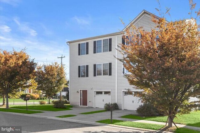 Building Photo - 1 Karendale Ct