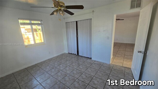 Foto del edificio - 620 SW 4th Ct
