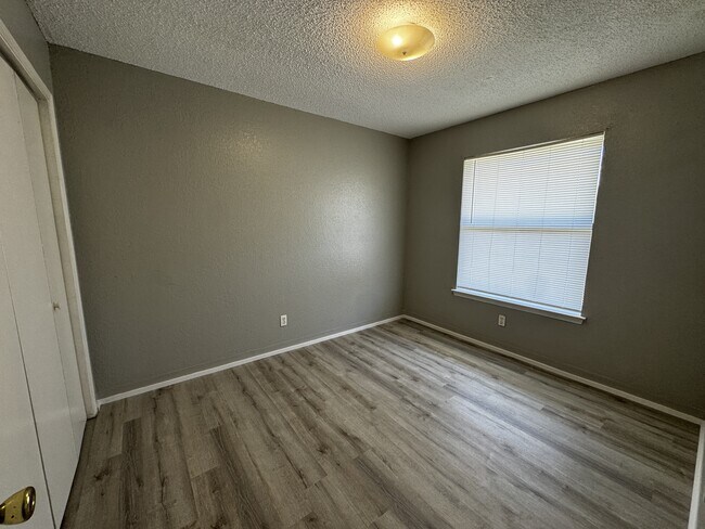 Foto del edificio - 13340 Horizon Blvd