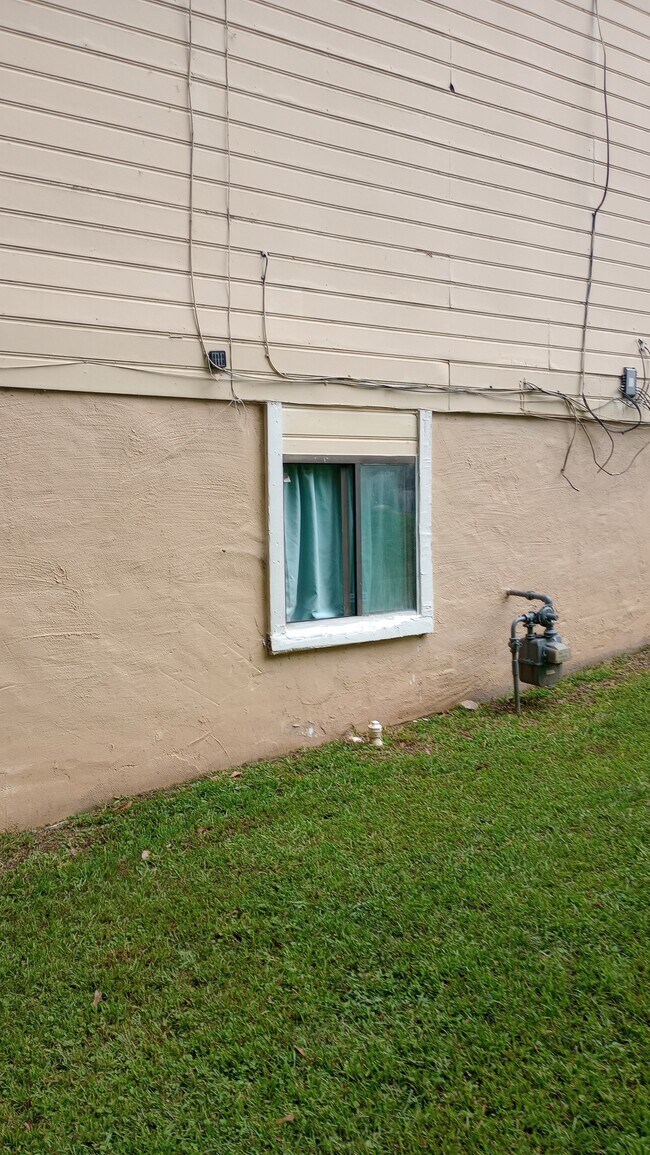 Foto del edificio - 240 Lola Ln NW