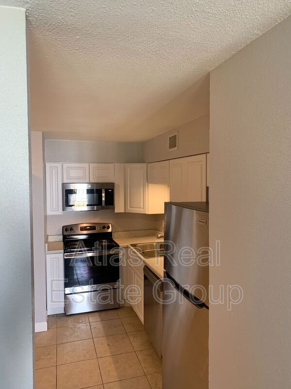 Foto del edificio - 960 N Jay St