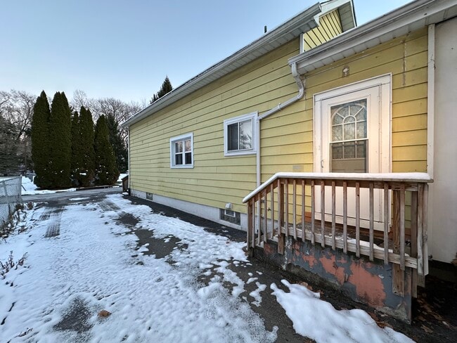 Building Photo - 715 Rear Mabel St