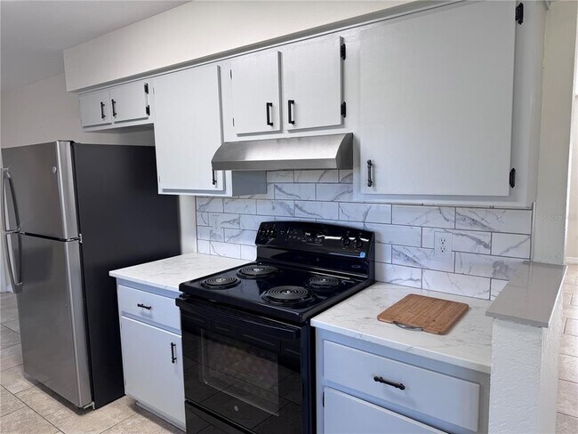 Building Photo - 15144 SW 27th Ct