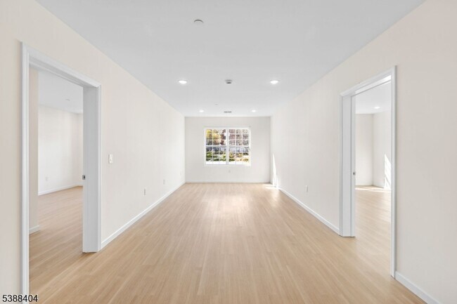 Foto del edificio - 70 Ridgedale Ave