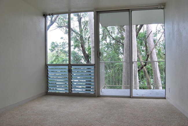 Building Photo - 1600 Wilikina Dr