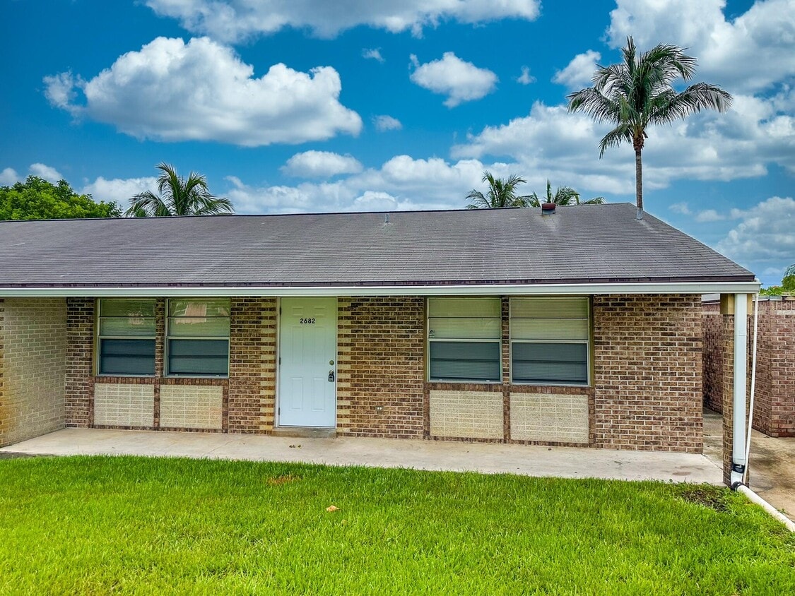 Primary Photo - 2682 Hinda Rd