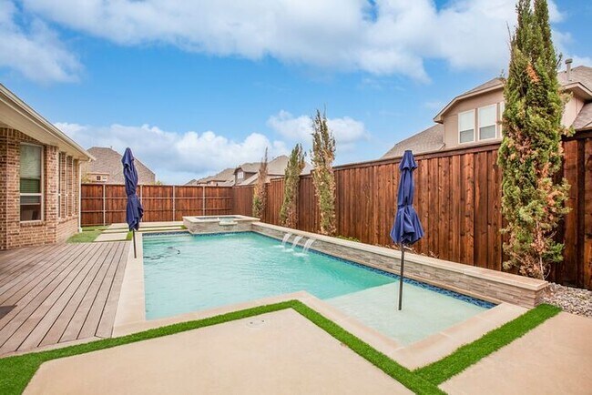 Building Photo - Luxe 5 bedroom with Pool in Lovejoy ISD
