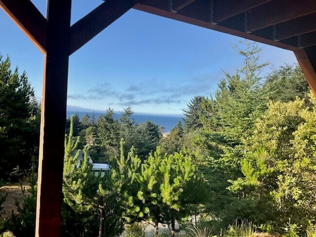 Foto del edificio - Stunning 2 bed/1 bath Ground Floor with ut...