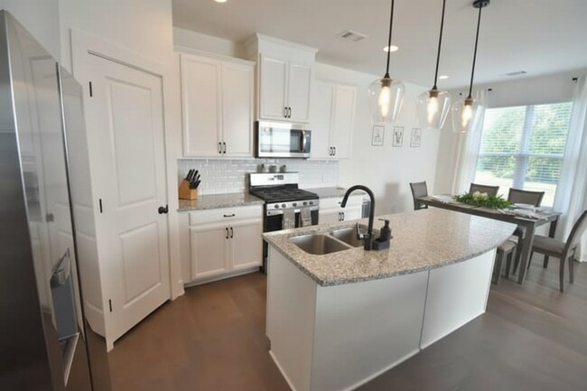 Foto del edificio - 24 Caison Dr