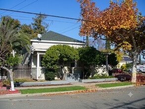 Building Photo - 510 6th St