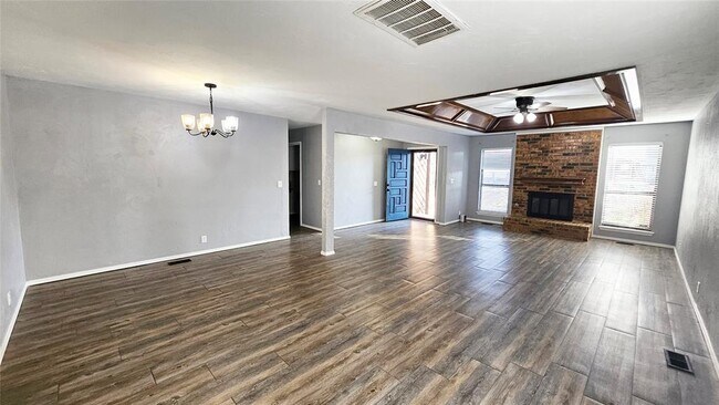 Foto del edificio - 9005 Tracy Dr