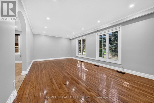 Building Photo - 2 Aurora Heights Dr