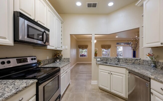 Foto del edificio - 1800 Kole Pl