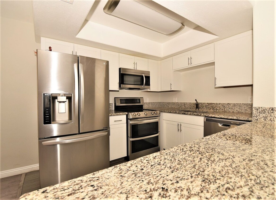 Primary Photo - Stunning 2-Bedroom Condo in a Gated Commun...