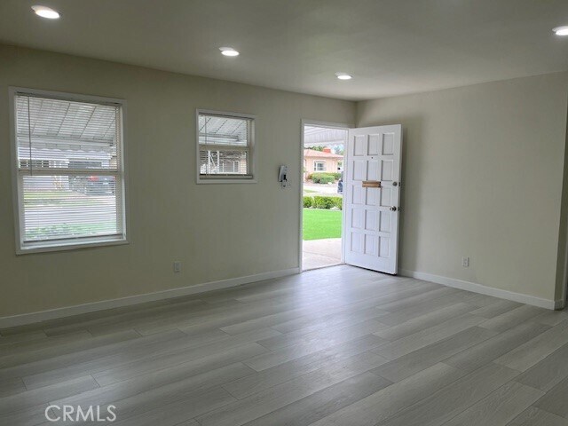 Foto del edificio - 688 Bridwell St W
