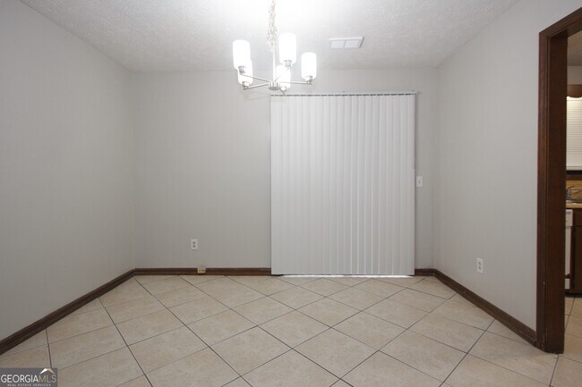 Foto del edificio - 948 Waverly Ct