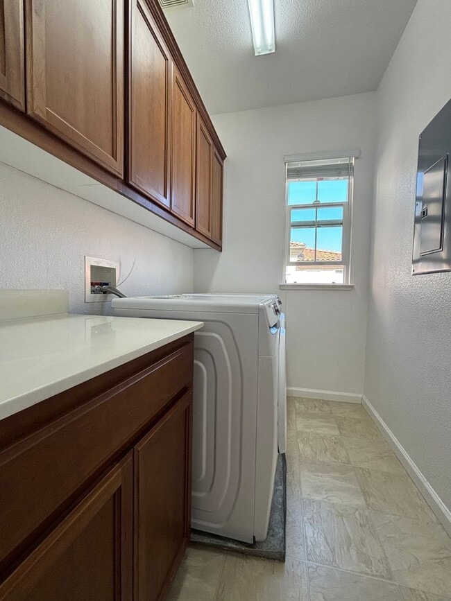 Building Photo - 2135 Prato St