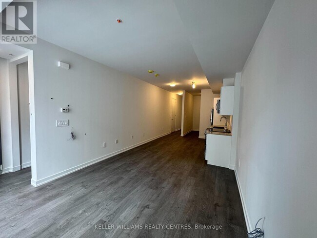Building Photo - 1680-1680 Victoria Park Ave