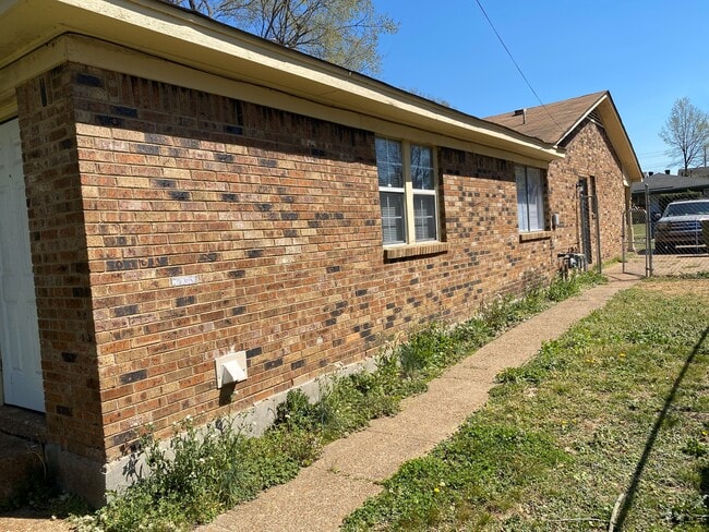 Building Photo - 1155 Railton Rd