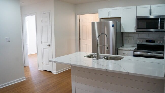 Building Photo - 208 Fayette St