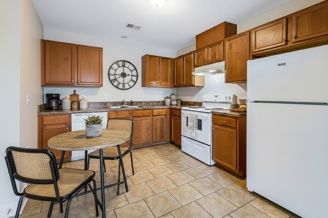 Apartamentos Clifton Place en Burlington, Carolina del Norte - Clifton Place Apartments