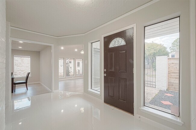 Building Photo - 6107 Sanford Rd