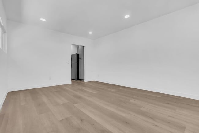 Foto del edificio - 5518 Denker Ave