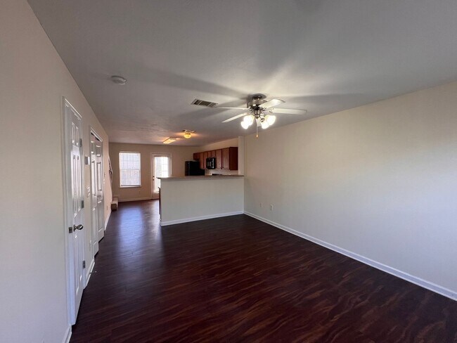 Foto del edificio - 6021 Cullen Dr