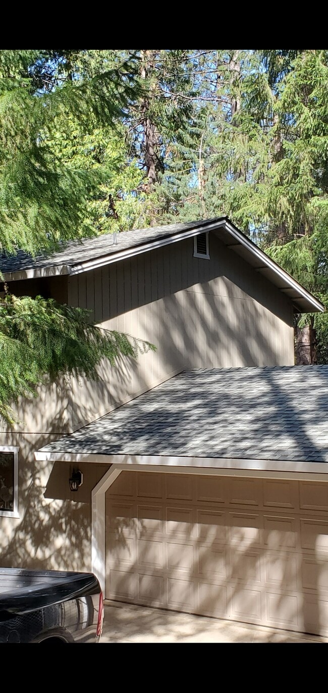 Foto del edificio - 18111 N Meadow Dr